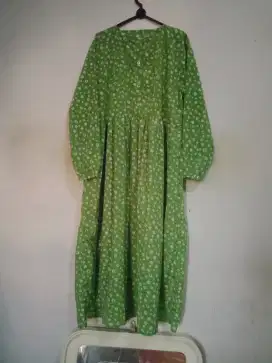 Gamis hijau daun