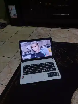 Laptop Asus X401U