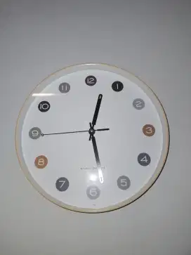 Jam dingding silent