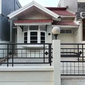 Di jual Rumah di Gading Serpong Sektor 1C, dekat Mall SMS, Tangerang