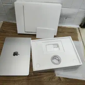macbook air m2 13 inch 16/256