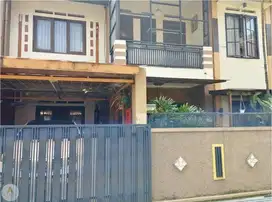 Dijual Rumah 2 Lantai Bangunan Kokoh  Margahayu Raya Kota Bandung