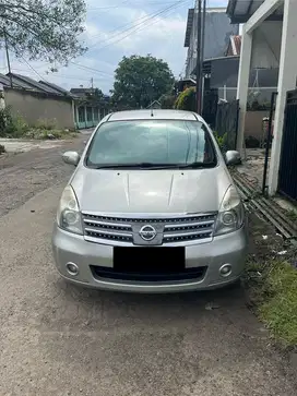 Nissan Livina 2011 Bensin