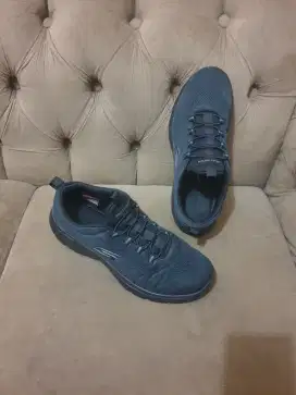Mulus  authentic sepatu .sneakers skechers size 43