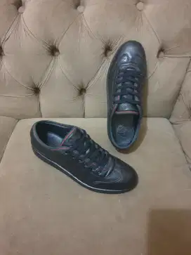 Mulus .authentic sepatu .sneakers gucci size 43