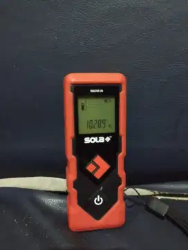 Meteran laser SOLA vector 20