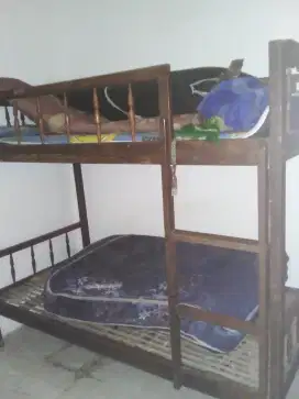 Dipan tingkat kayu jati