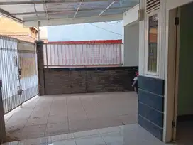 Dijual rumah 2 lantai di Pasirluyu sayap BKR Buahbatu harga murah