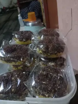 Donat menerima pesanan