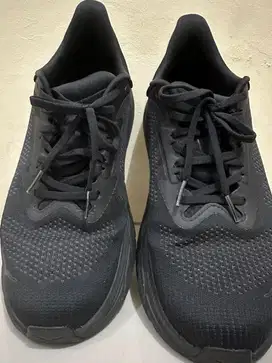 Hoka Arahi 7 second