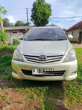 Kijang Innova G Manual 2009 mulus