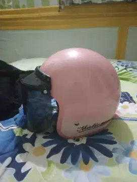 Helm retro cewek masih baru