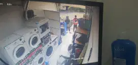 Laundry tukang setrika dan kasir