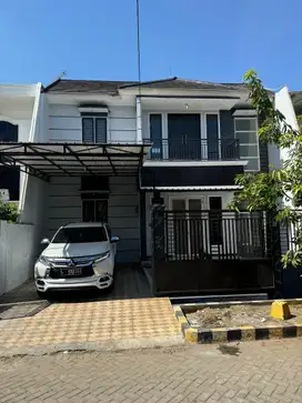 RUMAH WIGUNA REGENCY RUNGKUT MODERN TERAWAT SIAP HUNI. DEKAT MERR, TOL