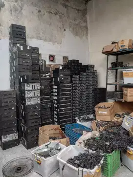 TERIMA JUAL/BELI KOMPUTER BEKAS,SATUAN,LELANGAN,DAN BORONGAN EX KANTOR