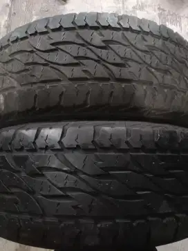 Bridgestone dueler AT 265 70 R17