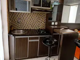 APARTEMEN DISEWAKAN 2KAMAR FURNISH LANTAI RENDAH BASSURA CITY