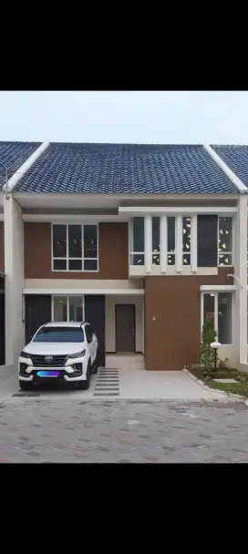 RUMAH TENGAH KOTA DEKAT MALL THE PARK MADUKORO SEMARANG BARAT