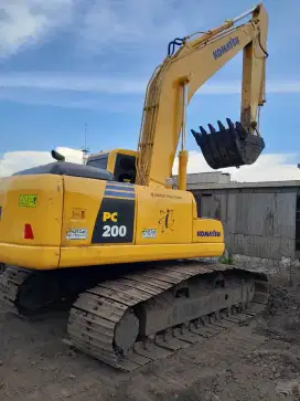 Excavator komatsu pc200-7 thn 2007