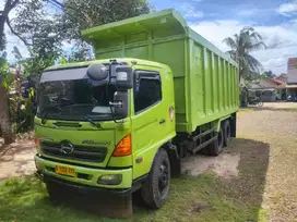 PALING MURAH JUAL CEPAT Hino Ranger 2014 Diesel TRONTON TANAH SERPONG
