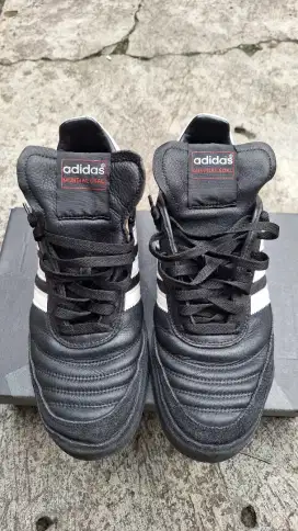 Sepatu futsal / casual Adidas Mundial Goal size 42