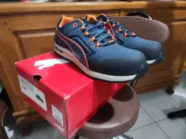 Sepatu safety PUMA Crosstwist low ukuran 44
