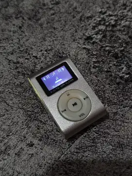 Mini Digital MP3 Player LCD Screen Micro SD Card Silver