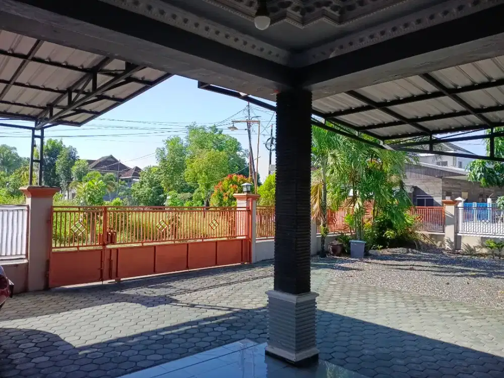 Rmh posisi Hok dkt dg prasarana umum lain nya