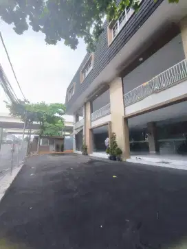 Dijual gedung 4 lantai siap pakai di Cipinang dkt Halim Jakarta timur