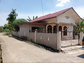 Dijual Rumah dan tanah di samping Rumah hub.081361588473(nego)