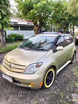 Jual toyota ist 2003 1500cc