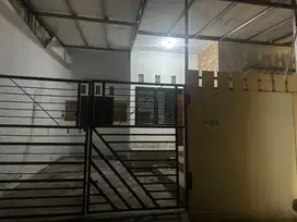 Di kontrakan rumah sederhana