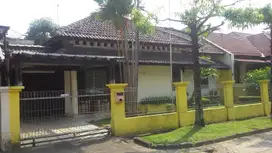 Rmh lama terawat, Kemang Pratama, 3kt 1kp