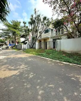 Murah   Rumah mewah ada Pool depan aTaman di Pondok Indah Jaksel