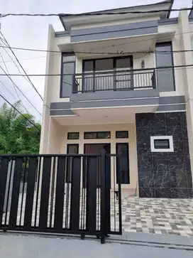 Di Jual Rumah di Regency Melati Mas.