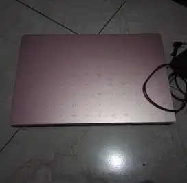 Laptop Asus Vivobook E410M
