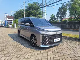 LOW KM Toyota Voxy 2.0 AT 2024 PIJ