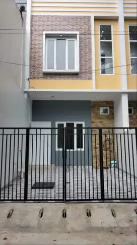 Rumah baru Kelapa Gading BCS 4,5x12m 2 lantai, jalan 2 mobil