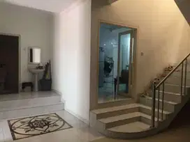 Rumah Kelapa Gading Janur Elok 11x17m 2 lantai, rapi dan murah