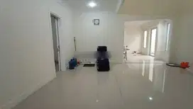 Rumah 2 Lantai Cluster Modernland Tangerang
