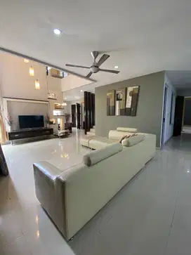 Disewakan Rumah Cluster Taman Beverly Lippo Cikarang