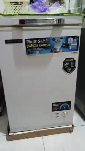 Freezer Artugo 105L