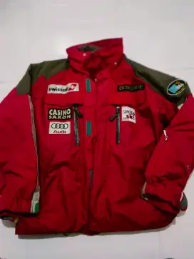 Jual jaket merek descente