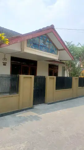 Harus Dijual  Cepat Sekali (BU)  Rumah komplek  Luas  Murah di Bandung