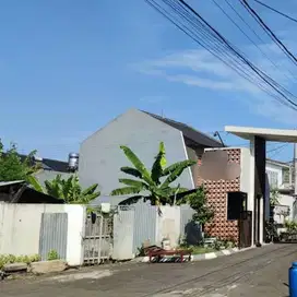 Dijual Rumah Mewah 2 Lt Full Furnish di Jatiwaringin. Pondok Gede