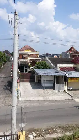 Rumah + Kost + Halaman Tempat Usaha Strategis Dekat Bank BPD