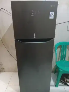 Kulkas LG 2pintu
