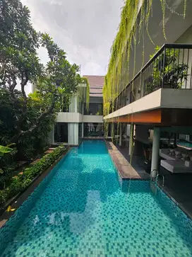 JUAL RUMAH MEWAH 3 LANTAI SIAP HUNI DI KEMANG TIMUR JAKARTA SELATAN
