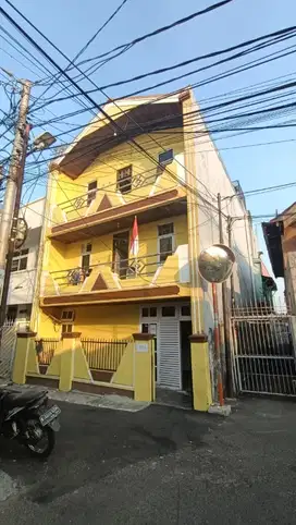 Dijual rumah kost / investasi gunung Sahari Jakarta pusat