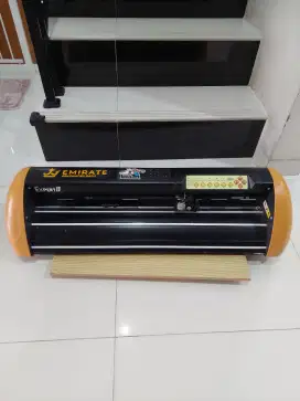Mesin Cutting Stiker Sablon GCC EXPERT 2